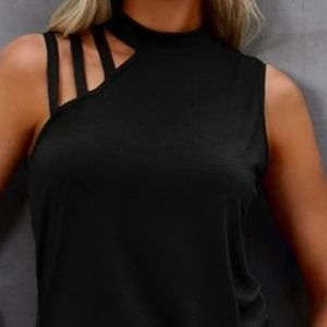 Women's cut out tank top